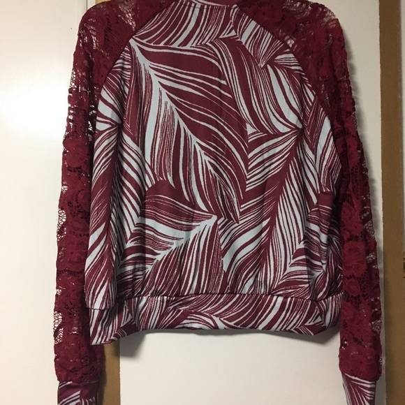 🌼5 for $25🌼 Lace Bomber Jacket - Picture 3 of 5